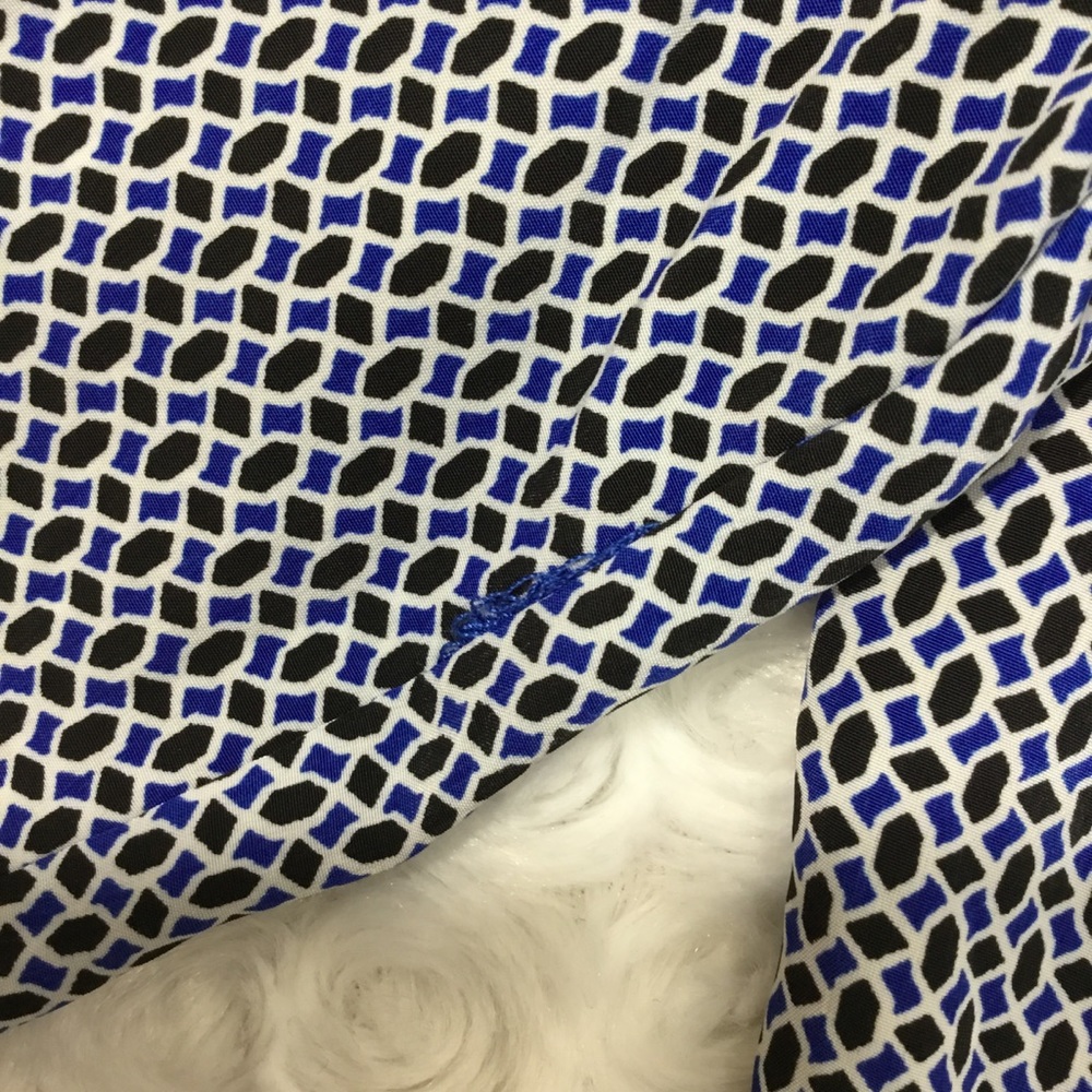 Dalia Collection Plus Geometric Print Blouse - Picture 8 of 8